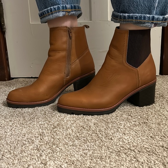 Naturalizer Ankle Bootie - Picture 1 of 6